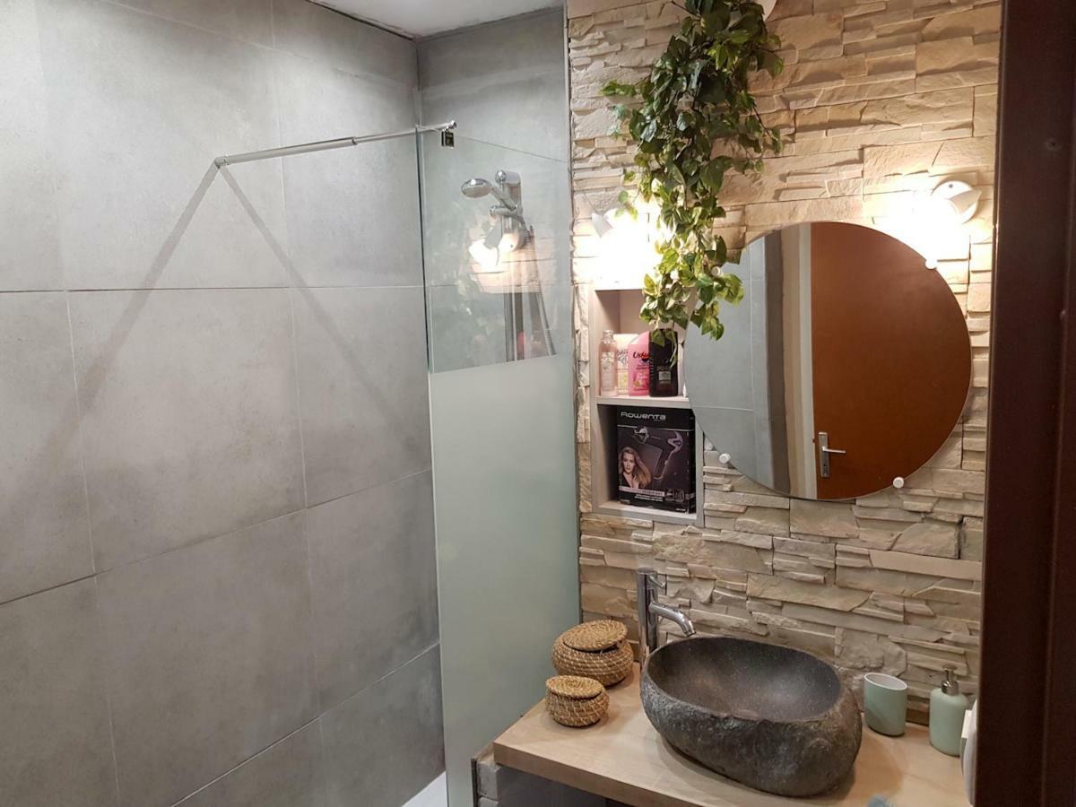 Au Petit Thai - T2 Avec Balcon - Montpellier Centre Apartment ภายนอก รูปภาพ