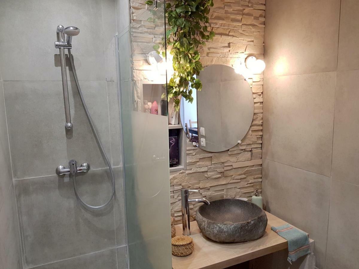 Au Petit Thai - T2 Avec Balcon - Montpellier Centre Apartment ภายนอก รูปภาพ